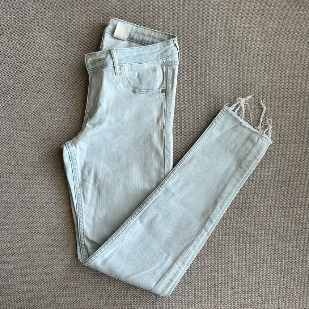 Lightwash H&M Denim- low waist